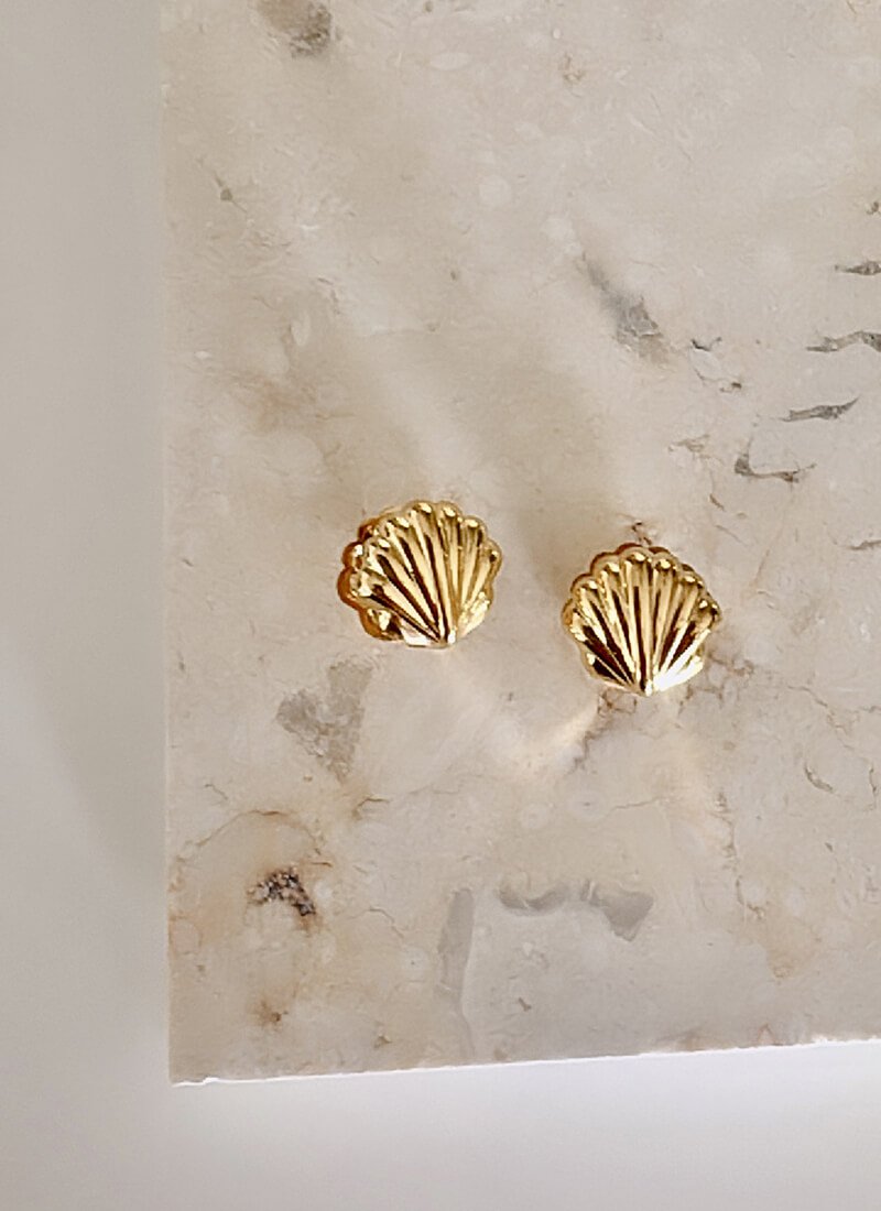 SMALL SHELL EARRINGS